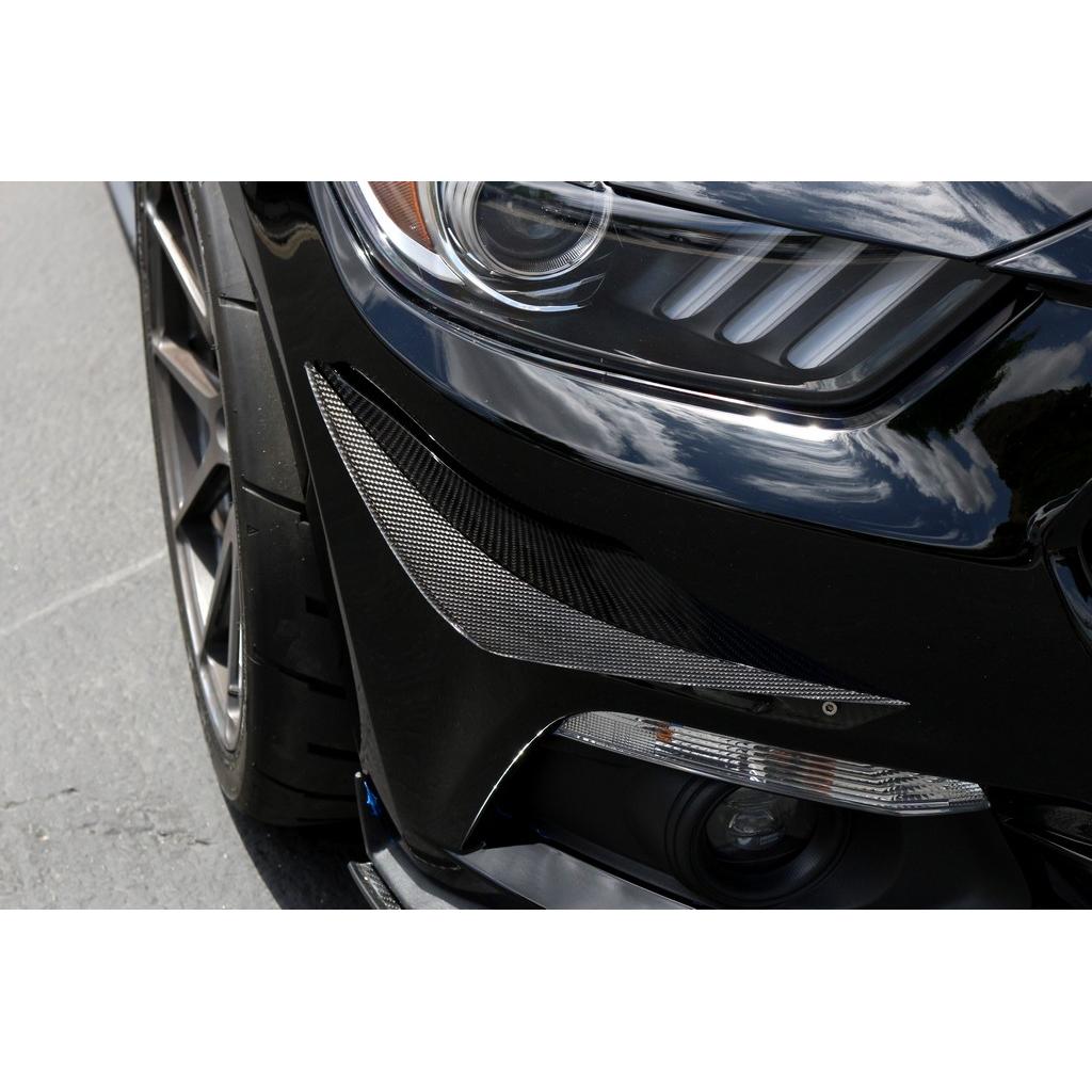 Canards de parachoques delantero de fibra de carbono APR (Ford Mustang S550 2015-2017)