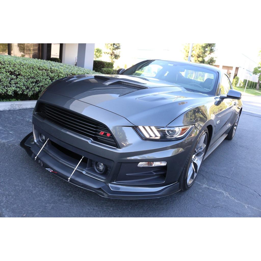 Divisor de viento delantero de fibra de carbono APR (Ford Mustang S550 2015-2017)
