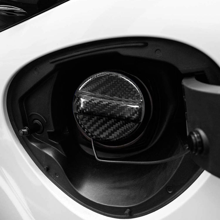 Tapa de combustible de fibra de carbono seca Tanso de JDMuscle (WRX 22-25 / BRZ 22+ / GR86)