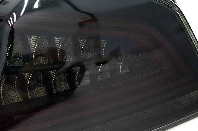 Luces traseras CR con especificaciones OLM (lente ahumada, base negra) - Subaru WRX y STI 2015-2021
