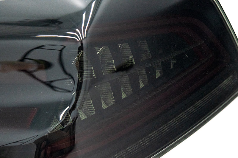 Luces traseras CR con especificaciones OLM (lente ahumada, base negra) - Subaru WRX y STI 2015-2021