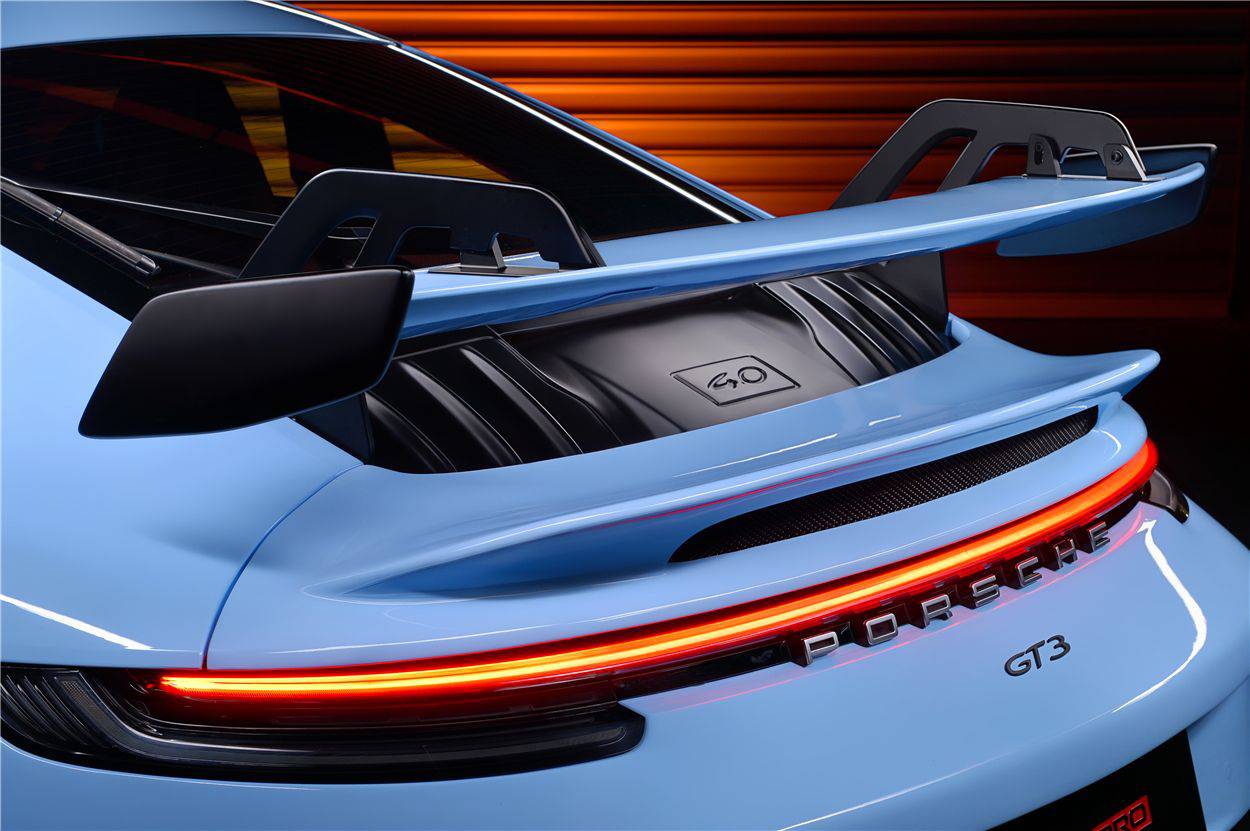 Carbonado 2019-2024 Porsche 911 992 Carrera    S    4S GT3 Style Trunk Spoiler Wing