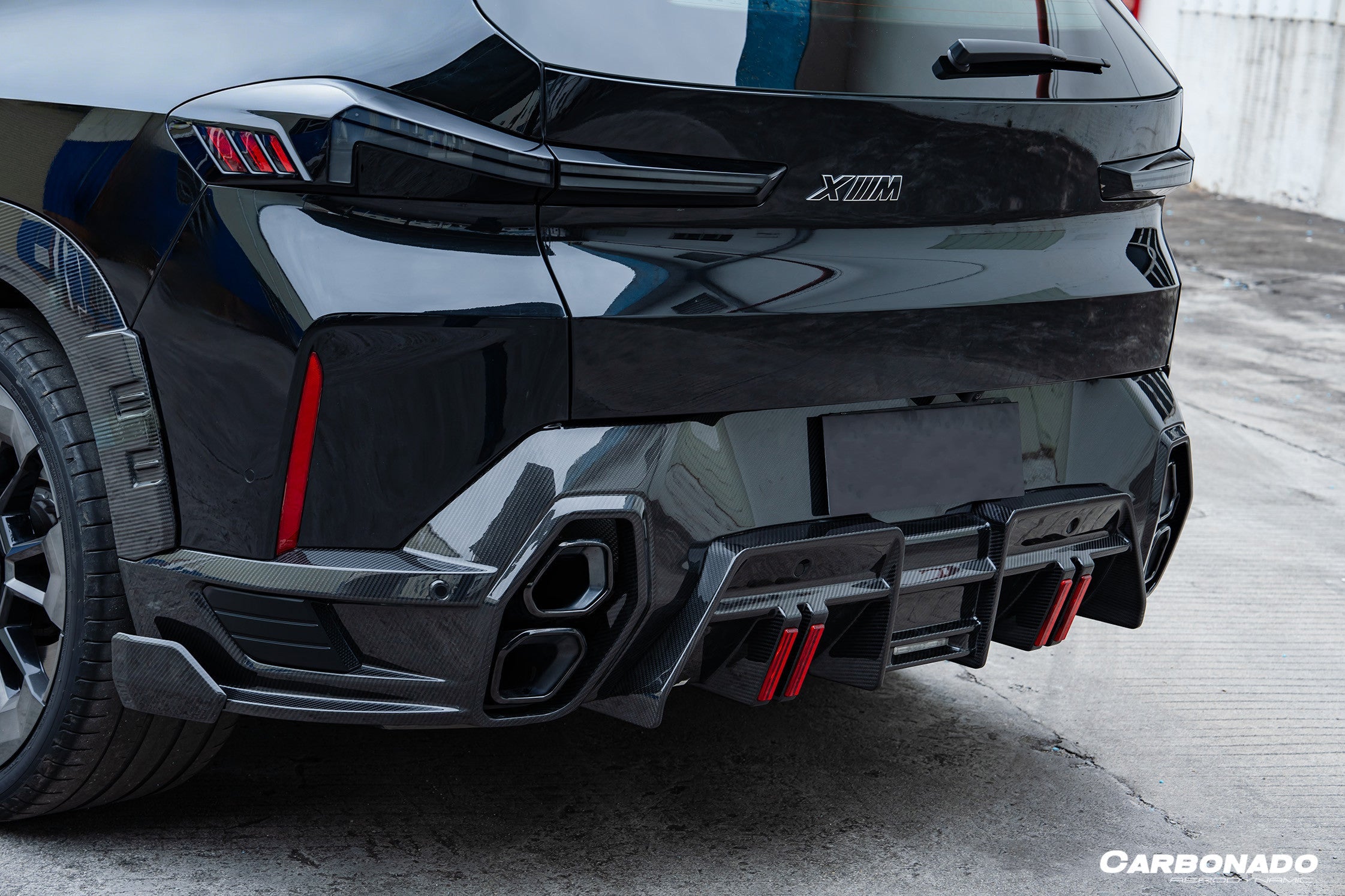 Carbonado LD Style Dry Carbon Fiber Rear Diffuser Lip with Exhaust | 2023-2025 BMW XM G09