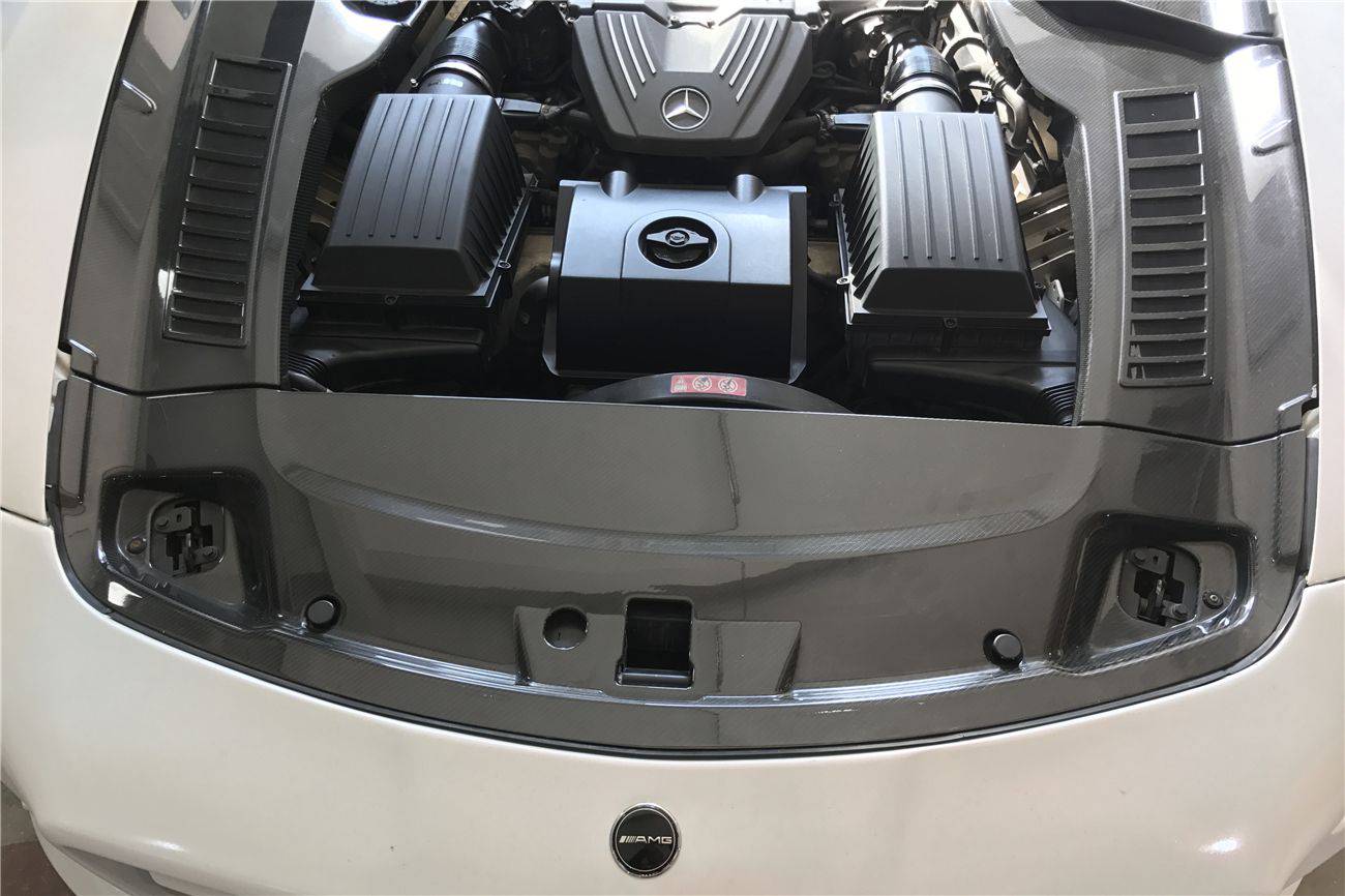 Carbonado 2010-2015 Mercedes Benz W197 SLS AMG OEM Style Carbon Fiber Radiator Cover