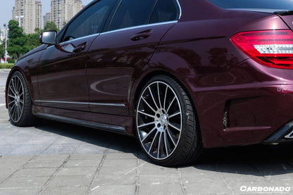 Faldones laterales estilo P para Mercedes Benz Clase C W204 Sedán Carbonado 2008-2014