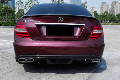 Parachoques trasero estilo P con puntas de escape para Mercedes Benz Clase C W204 Carbonado 2008-2014