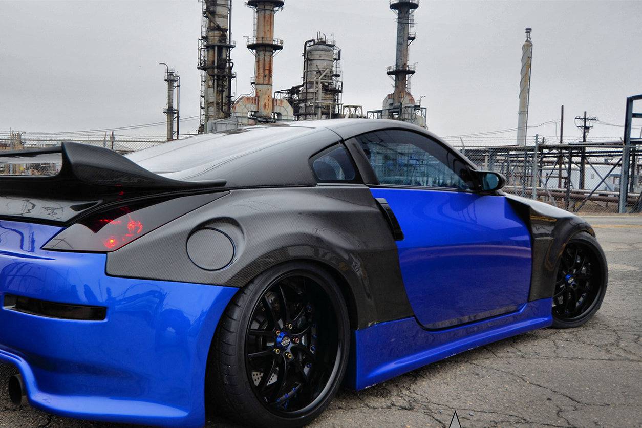 Carbonado DL Style Wide Fender Set | 2003-2008 Nissan 350Z