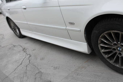 Carbonado VRS Style Side Skirts | 1997-2003 BMW 5 Series E39