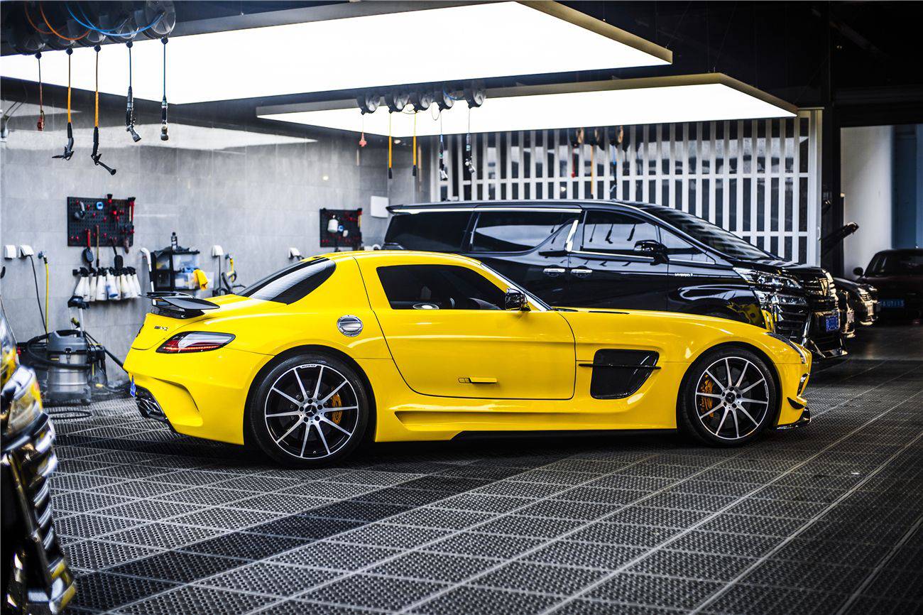 Faldones laterales y guardabarros estilo Mercedes Benz W197 SLS AMG BKSS Carbonado 2010-2015