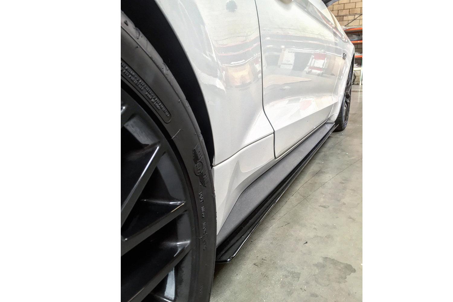 Extensión de faldón lateral Aeroflow Dynamics V1 (Ford Mustang 2015-2018)