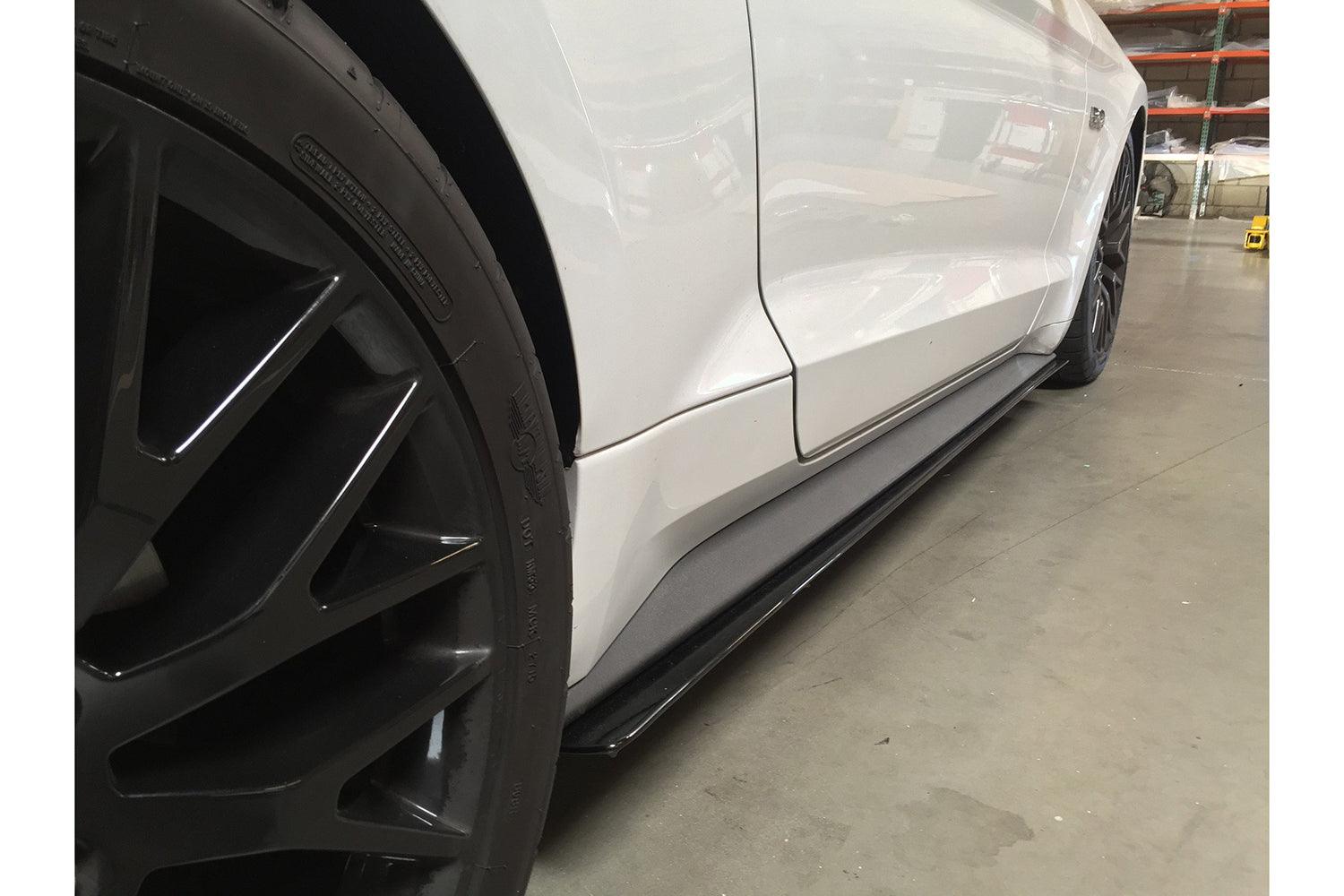 Extensión de faldón lateral Aeroflow Dynamics V1 (Ford Mustang 2015-2018)