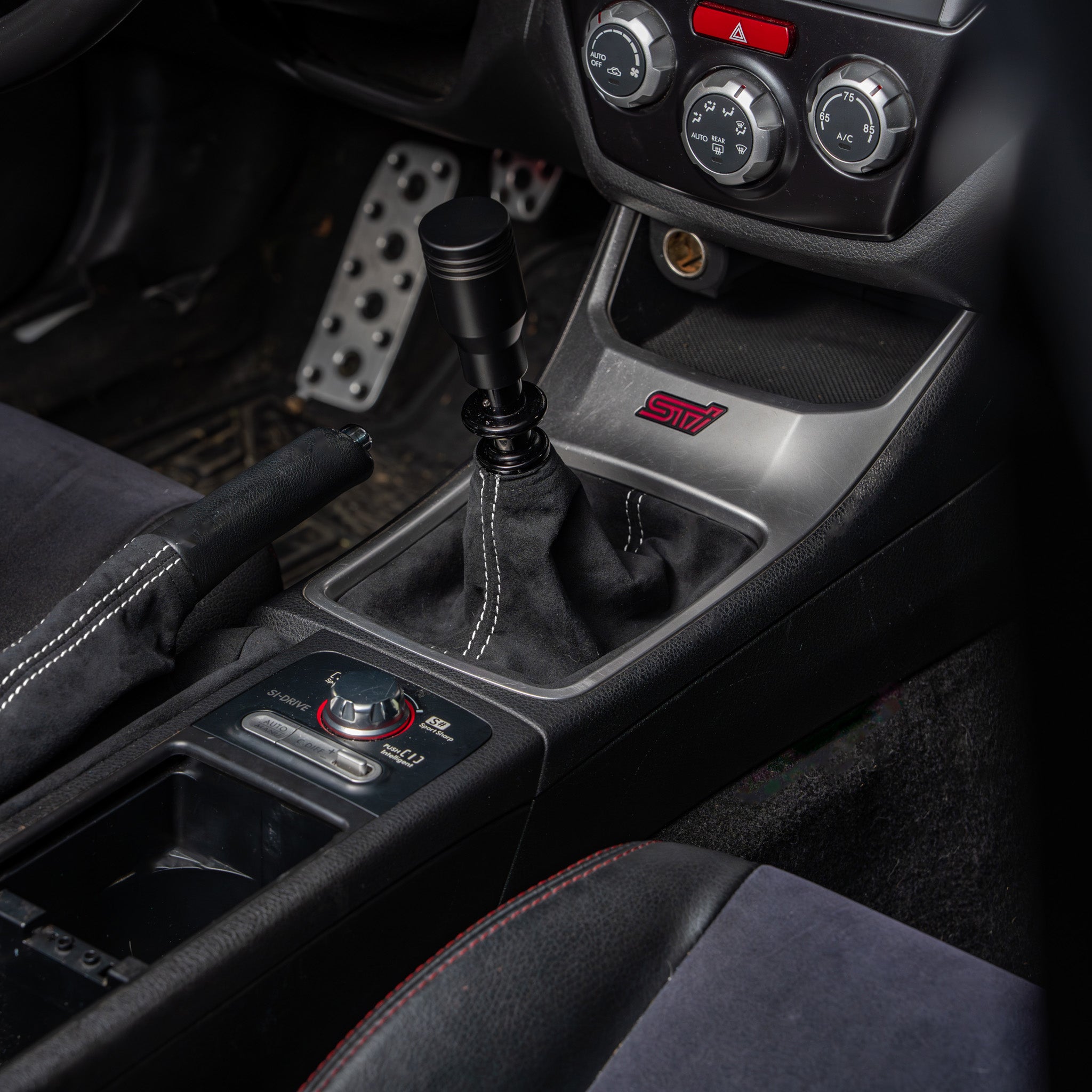 Funda de palanca de cambios Billetworkz Premium Alcantara – Subaru STI 2008-2014