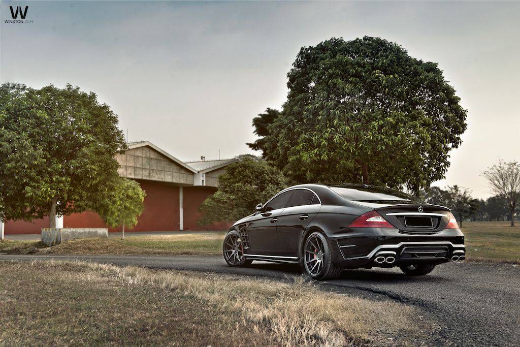 Carbonado WD Style Rear Bumper with Exhaust Tips | 2005-2009 Mercedes Benz W219 Cls Class