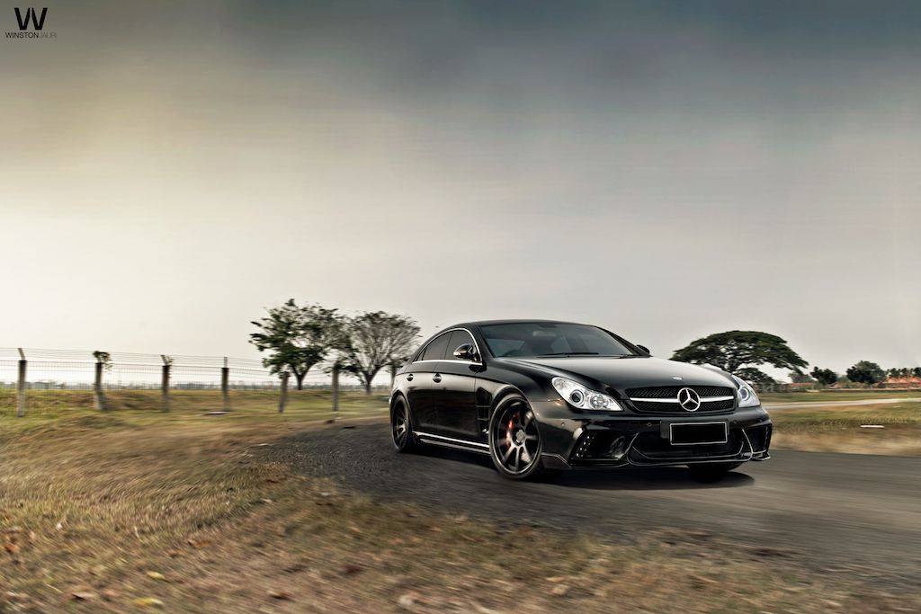 Carbonado 2005-2009 Mercedes Benz W219 Cls Class WD Style Front Bumper with led