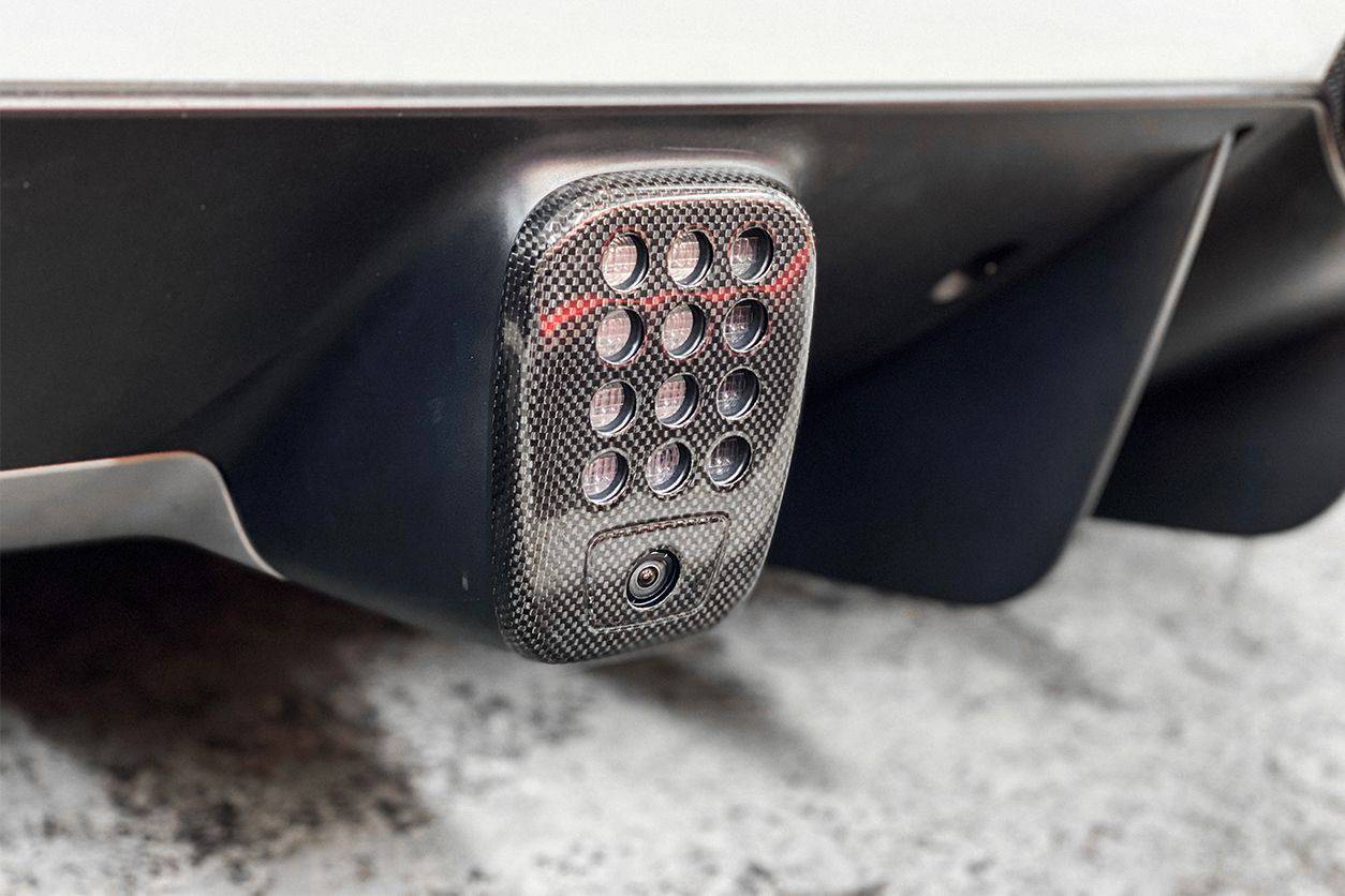 Carbonado 2015-2020 Ferrari 488 GTB Spider Dry Carbon Fiber Rear Black Light Cover With Camera Hole