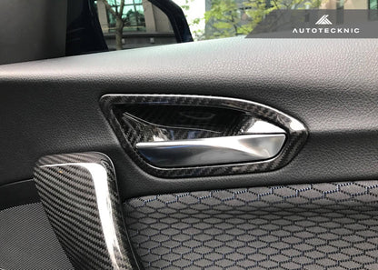 Juego de molduras interiores de carbono seco para manijas de puerta AutoTecknic - F87 M2 | F22 Serie 2 | F20 Serie 1