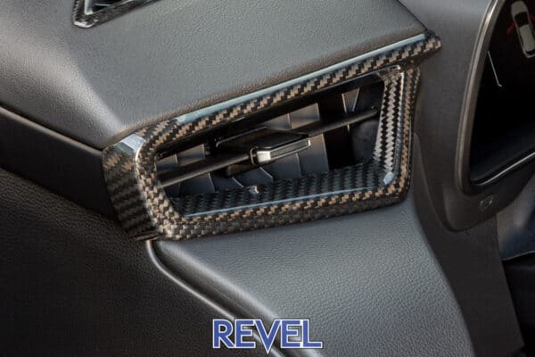 Revel GT Dry Carbon Cubiertas para panel de tablero de aire acondicionado delantero 2023 Toyota GR Corolla - 3 piezas