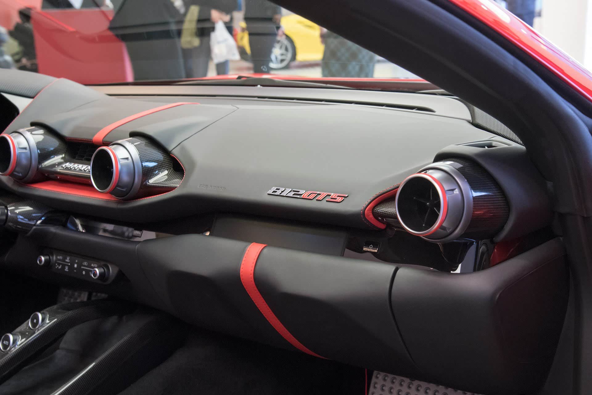 Molduras de panel de aire acondicionado de fibra de carbono seca estilo OE para Ferrari 812 Superfast y GTS Carbonado 2017-2026