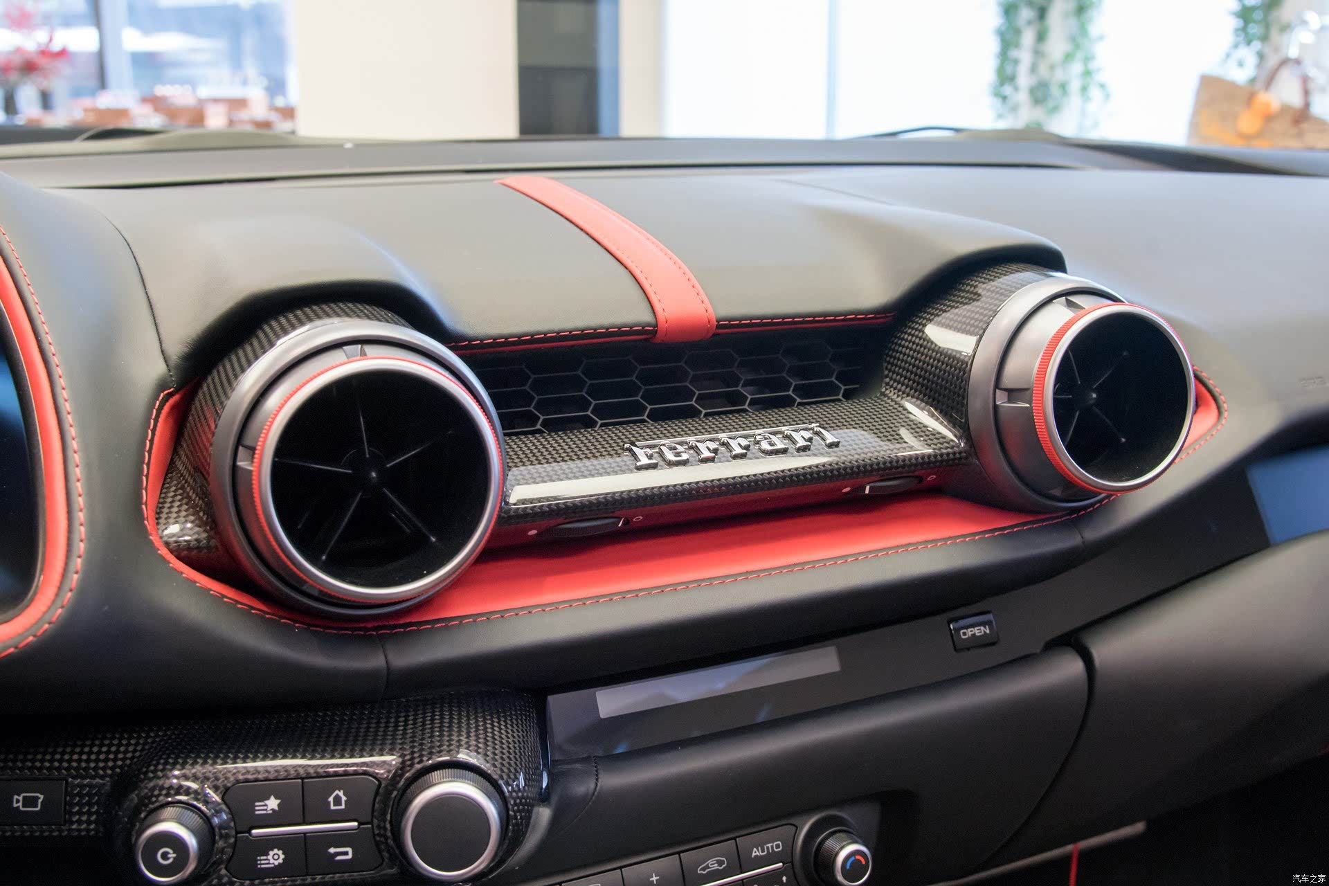 Molduras de panel de aire acondicionado de fibra de carbono seca estilo OE para Ferrari 812 Superfast y GTS Carbonado 2017-2026