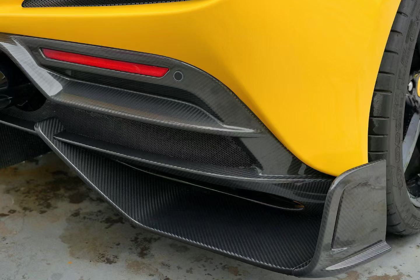 Carbonado MSY Style Autoclave Carbon Fiber Rear Diffuser | 2019-2024 Ferrari F8