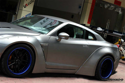 Carbonado 2008-2016 Nissan GTR R35 CBA DBA DE Style Wide Fender Flares