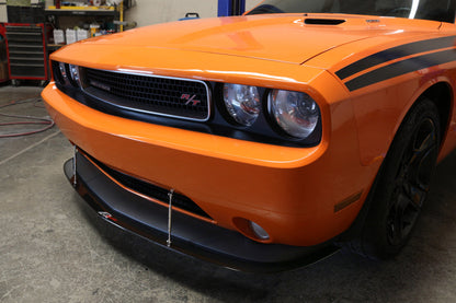 Divisor de viento delantero de fibra de carbono APR (Dodge Challenger RT/SXT 2011-2014)