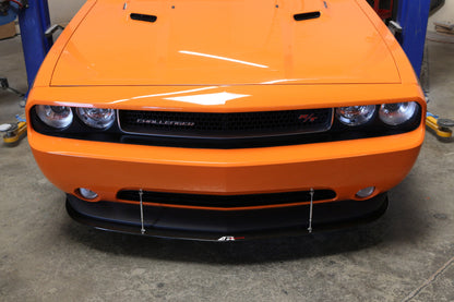 Divisor de viento delantero de fibra de carbono APR (Dodge Challenger RT/SXT 2011-2014)