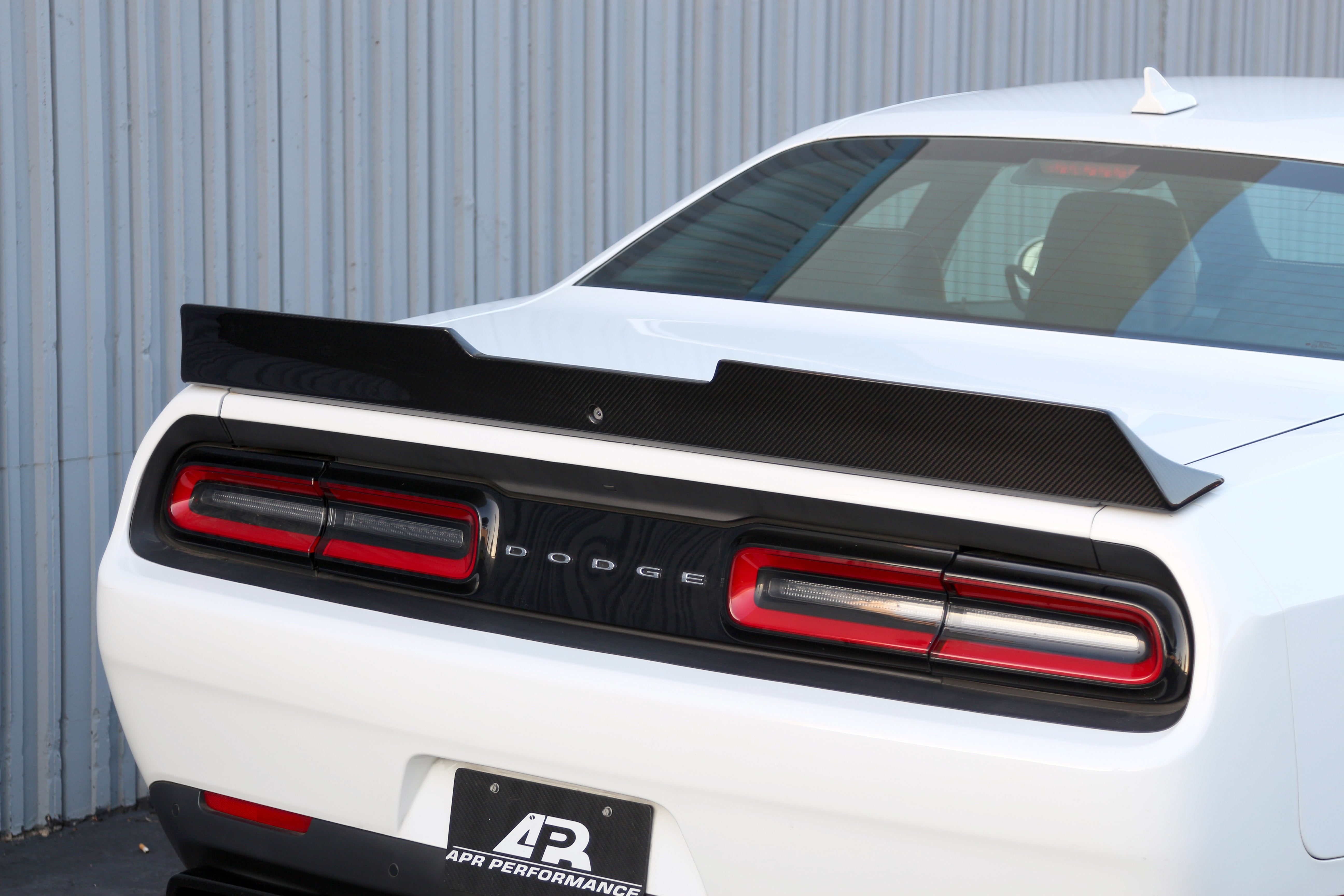 Kit aerodinámico de fibra de carbono APR (Dodge Challenger Hellcat 2015-2023)