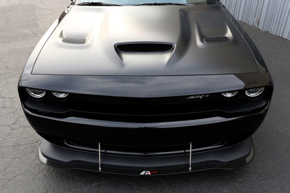 Divisor de viento delantero de fibra de carbono APR (Dodge Challenger Hellcat 2015-2023)