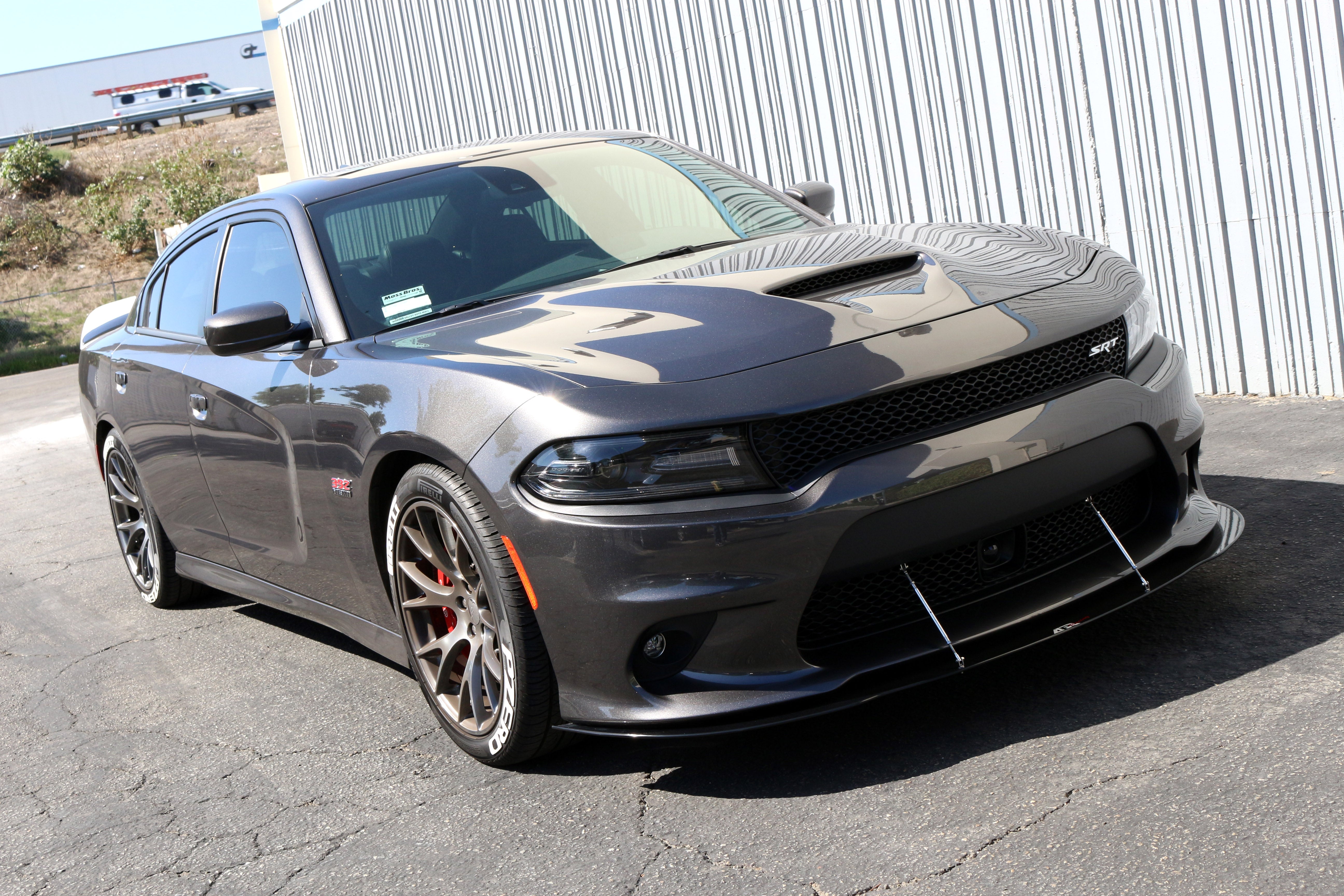 Divisor de viento delantero de fibra de carbono APR (Dodge Charger SRT-8/ Hellcat/ Scat Pack 2015-2019)