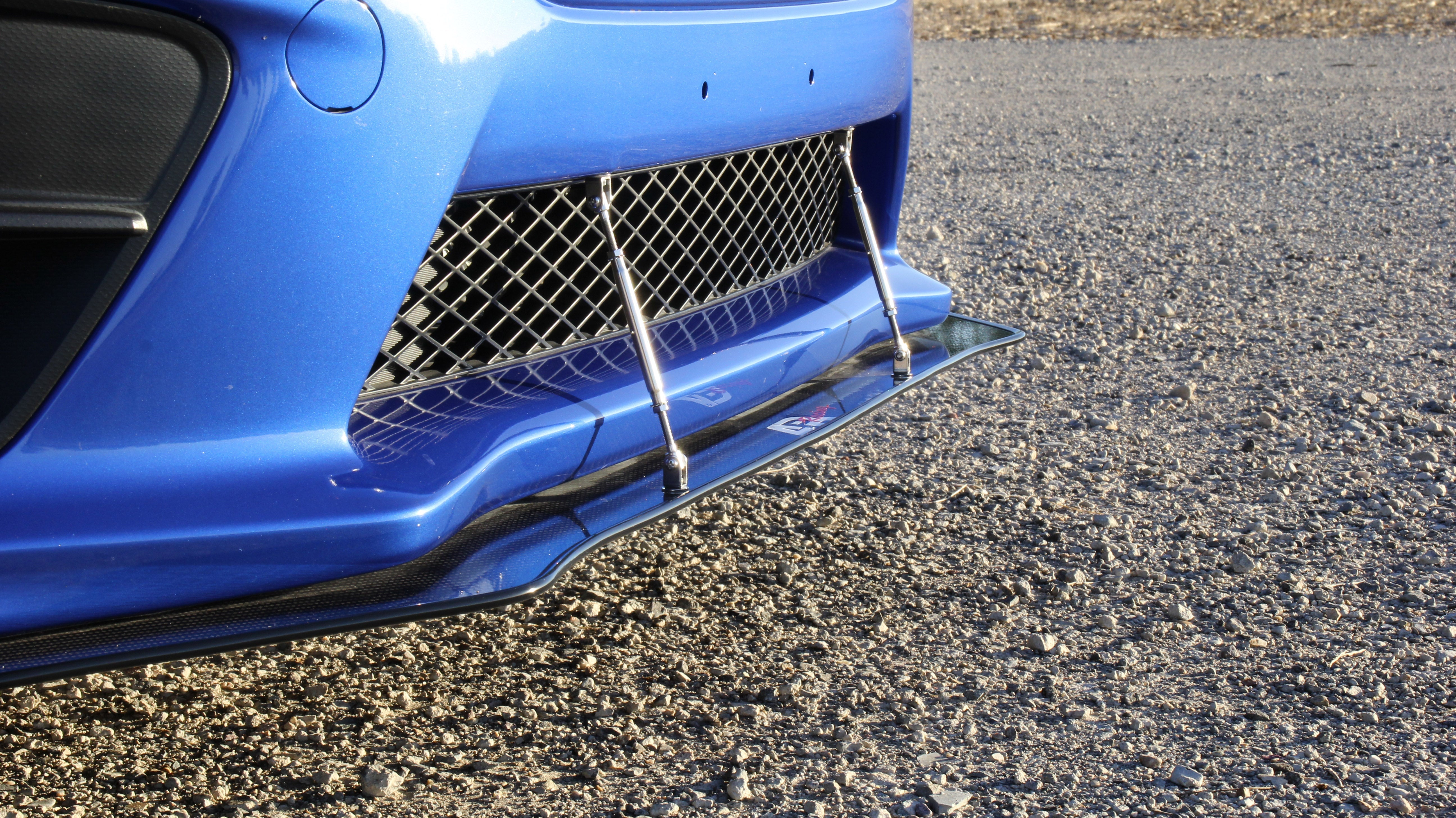 Divisor de viento de fibra de carbono APR con varillas (Subaru WRX 2015-2017) 