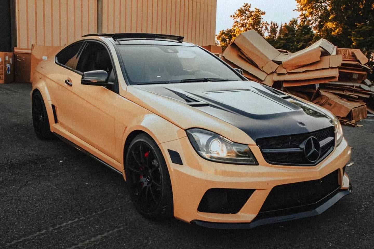 Carbonado 2012-2014 Mercedes Benz W204 C63 AMG Coupe BKSS Style Wide Full Body Kit