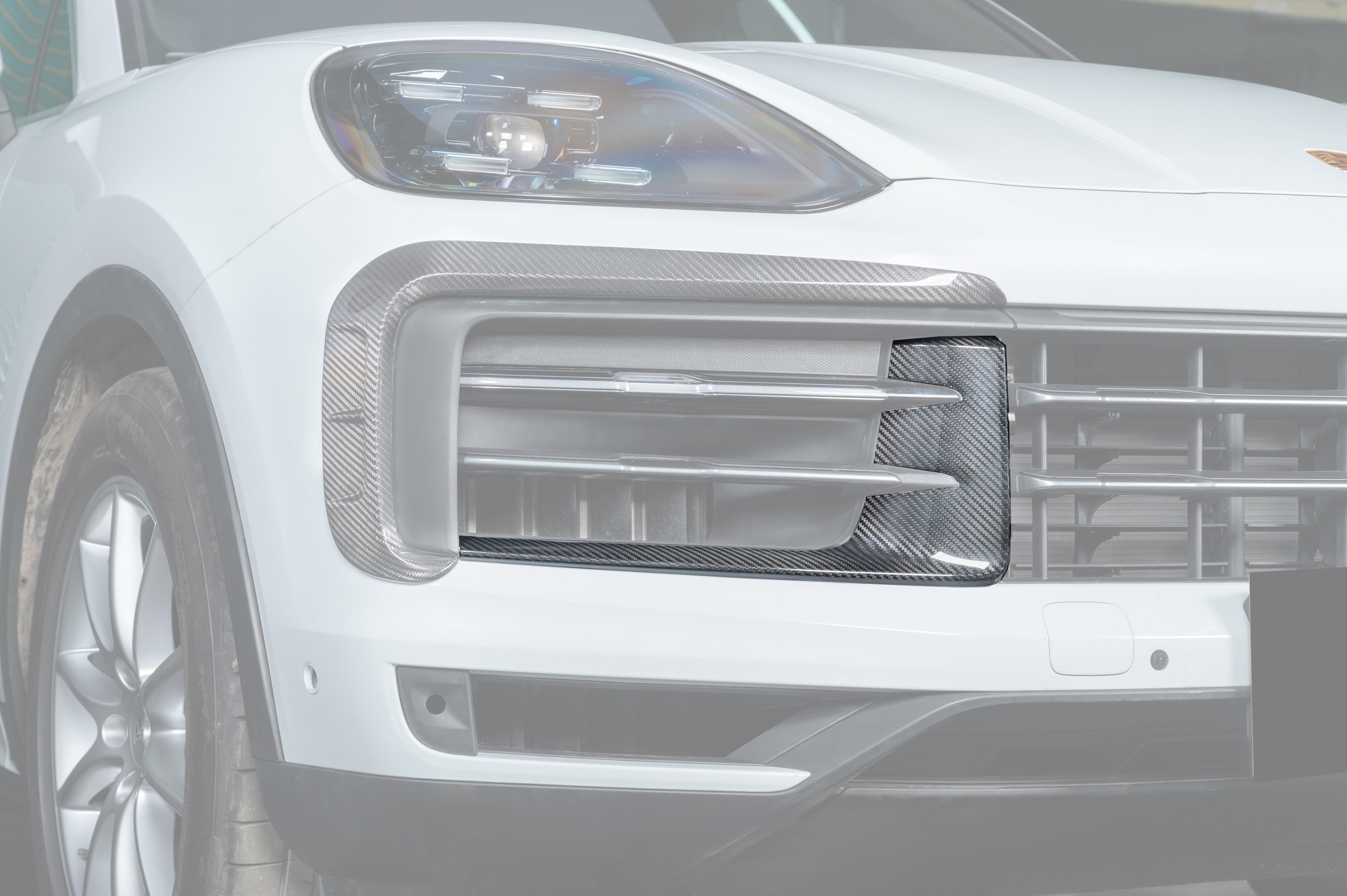 Carbonado 2024-2025 Porsche 9Y0.2 Cayenne S   Coupe     E-Hybrid OEM Style Dry Carbon Fiber Front Bumper Side Vent Cover