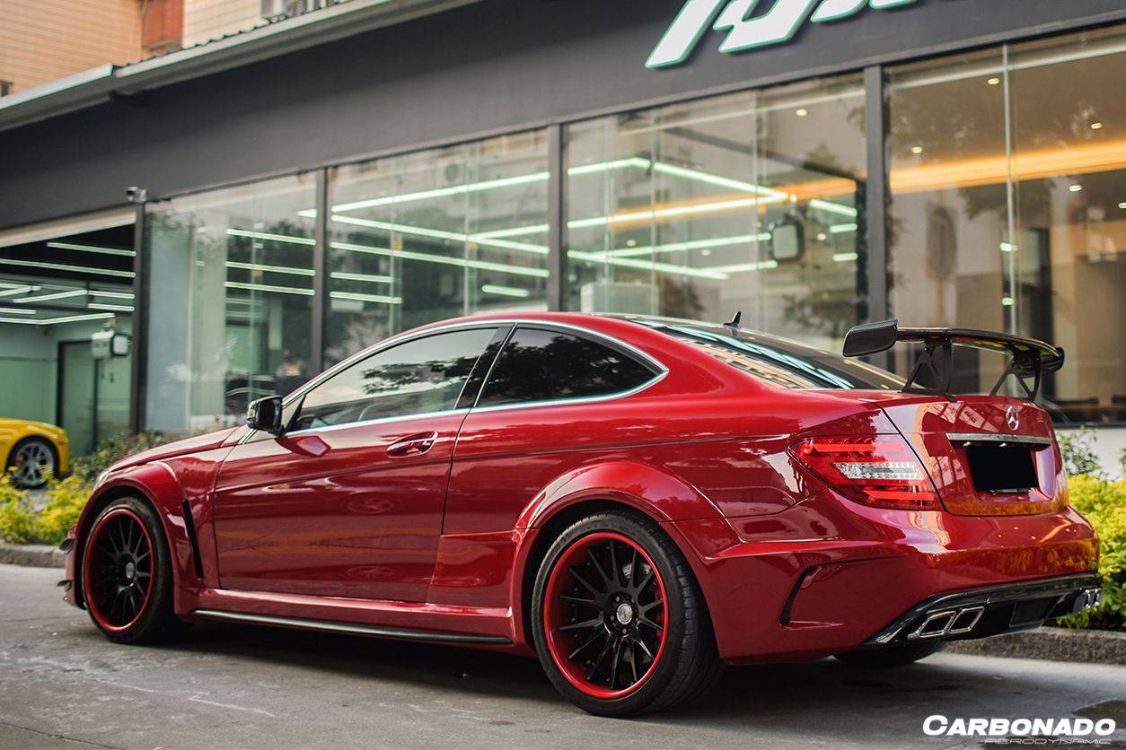 Carbonado 2012-2014 Mercedes Benz W204 C63 AMG Coupe BKSS Style Wide Full Body Kit