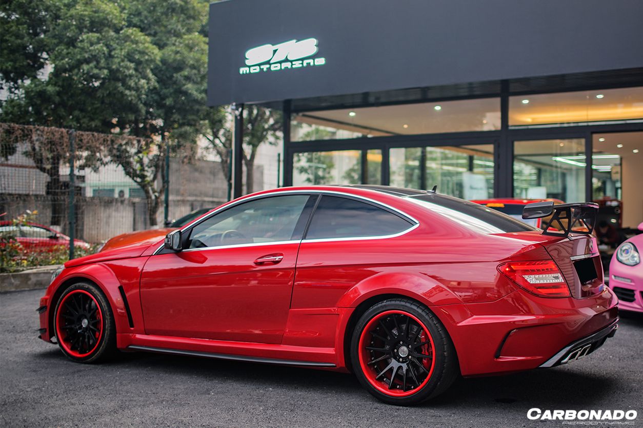 Carbonado 2012-2014 Mercedes Benz W204 C63 AMG Coupe BKSS Style Wide Full Body Kit