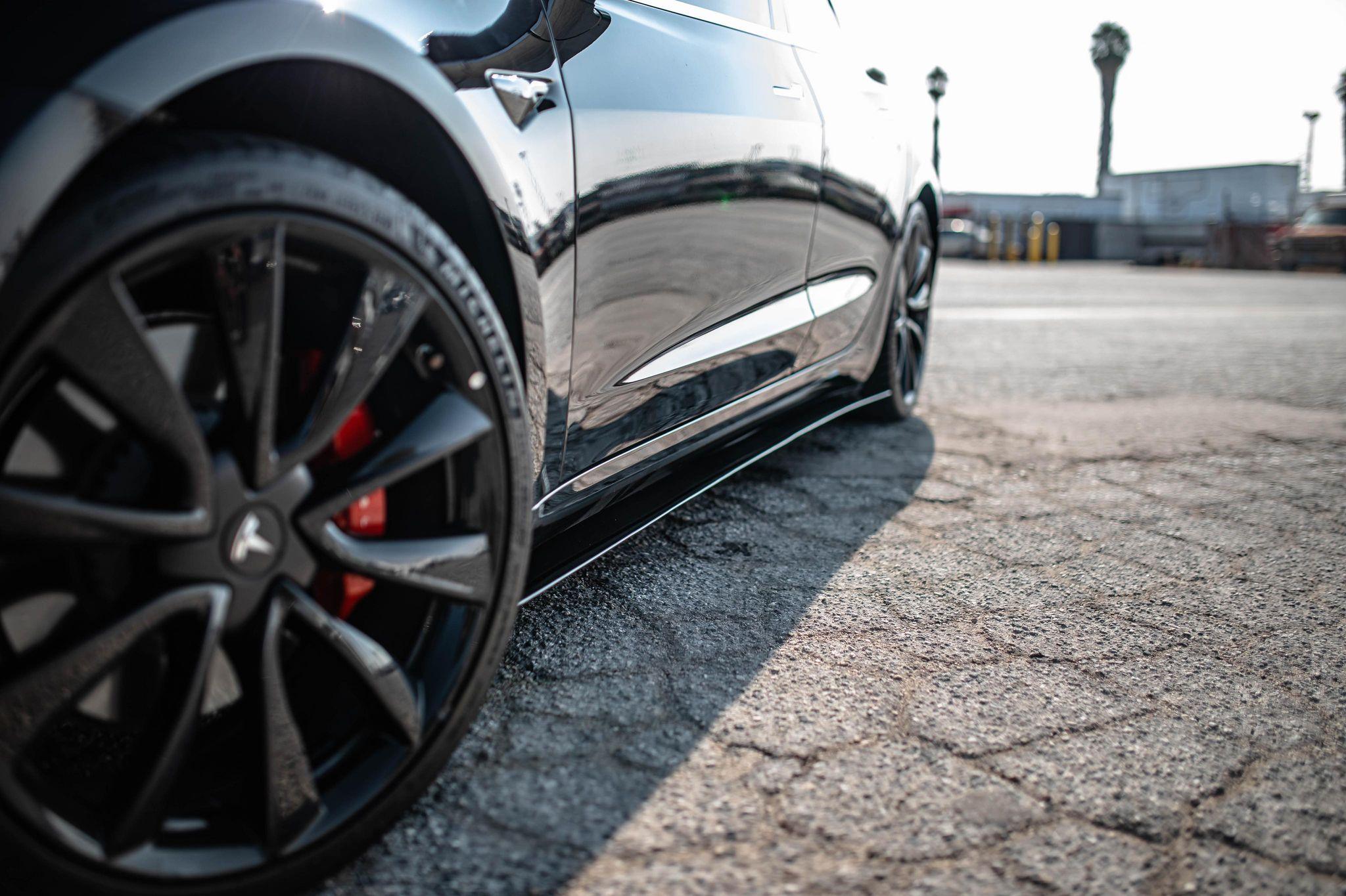 Extensiones de faldones laterales Aeroflow Dynamics V1 (Tesla Model 3 2018-2024)