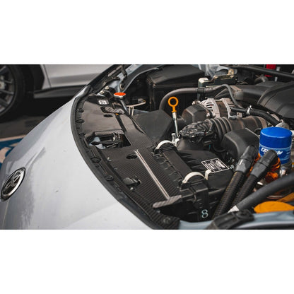Placa de refrigeración de fibra de carbono APR para radiador (Toyota GR86/Subaru BRZ 2022-2024)