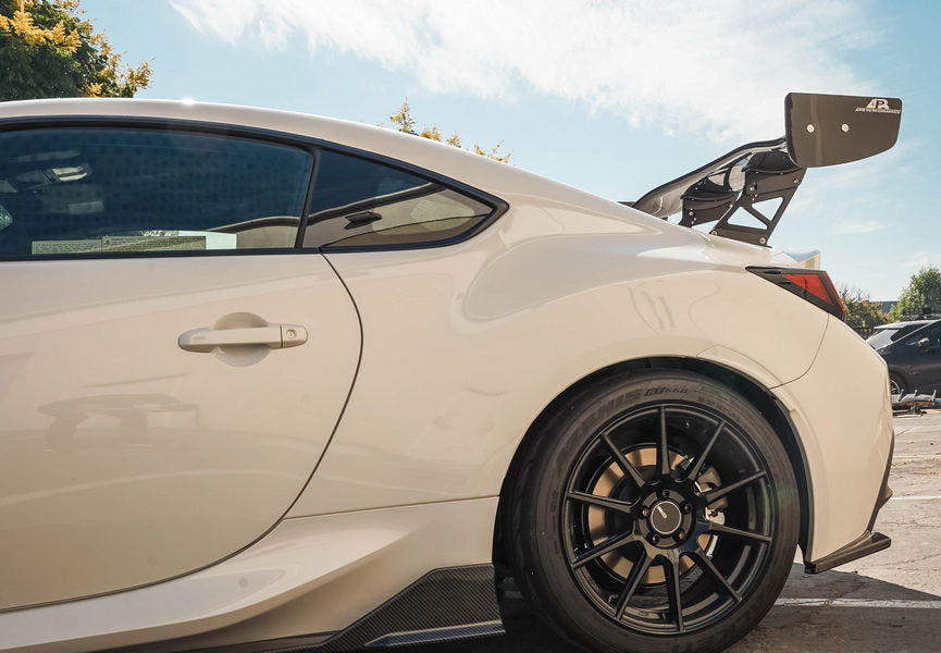 Alerón ajustable de fibra de carbono APR SPEC GTC-300 de 61" (Toyota GR86/Subaru BRZ 2022-2024)