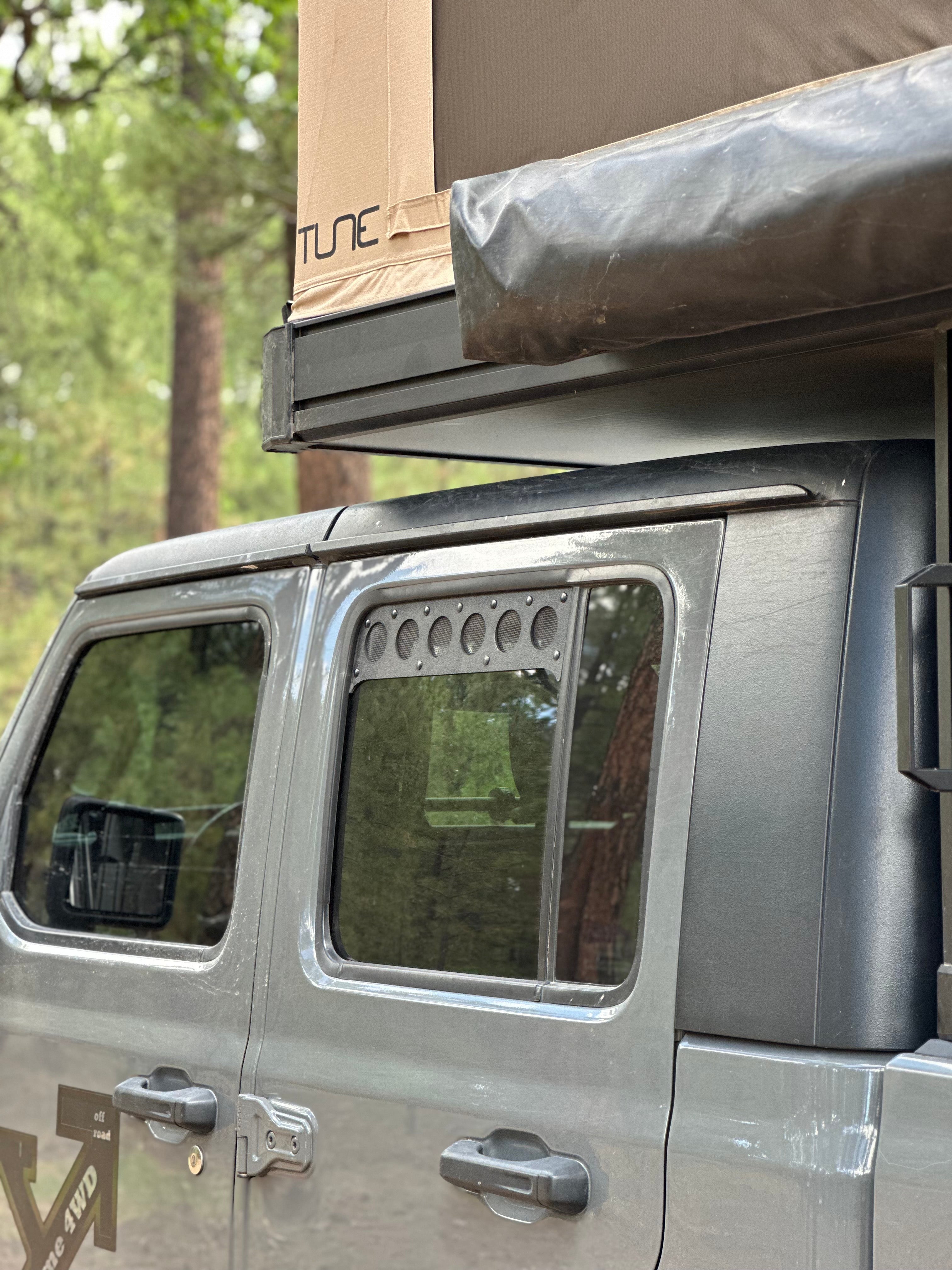 Visual Autowerks Gladiator/Wrangler Window Vents (JL)