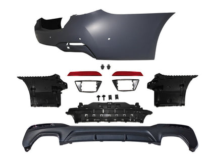 Parachoques trasero con cubiertas PDC para BMW G30 LCI 2021-2023 de Innovative Motorsports 