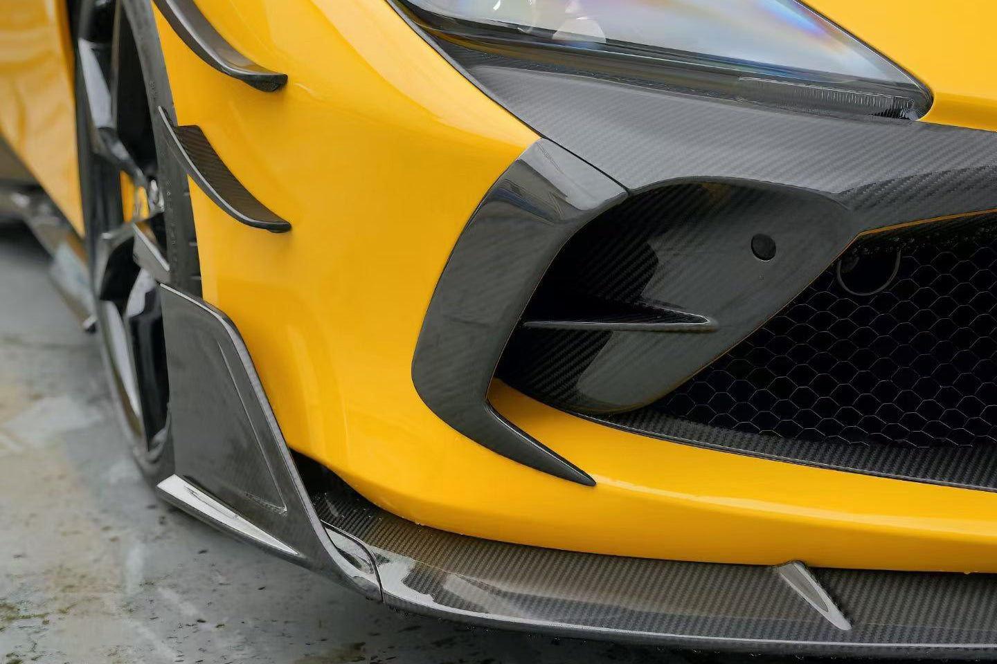 Carbonado MSY Style Autoclave Carbon Fiber Front Lip Splitter | 2019-2024 Ferrari F8