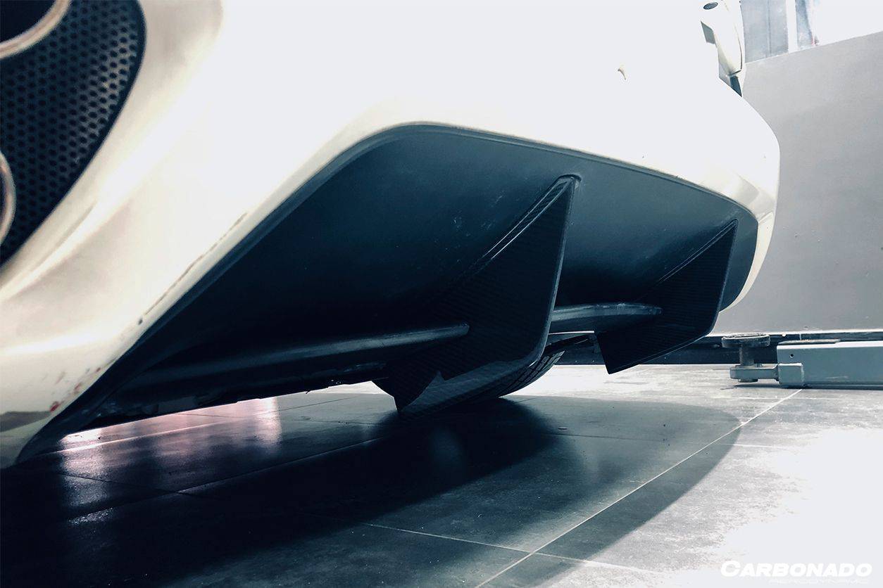 Carbonado 2009-2014 Ferrari California bkss style Carbon Fiber Rear Diffuser Canard