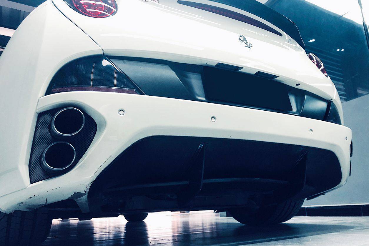 Carbonado 2009-2014 Ferrari California bkss style Carbon Fiber Rear Diffuser Canard