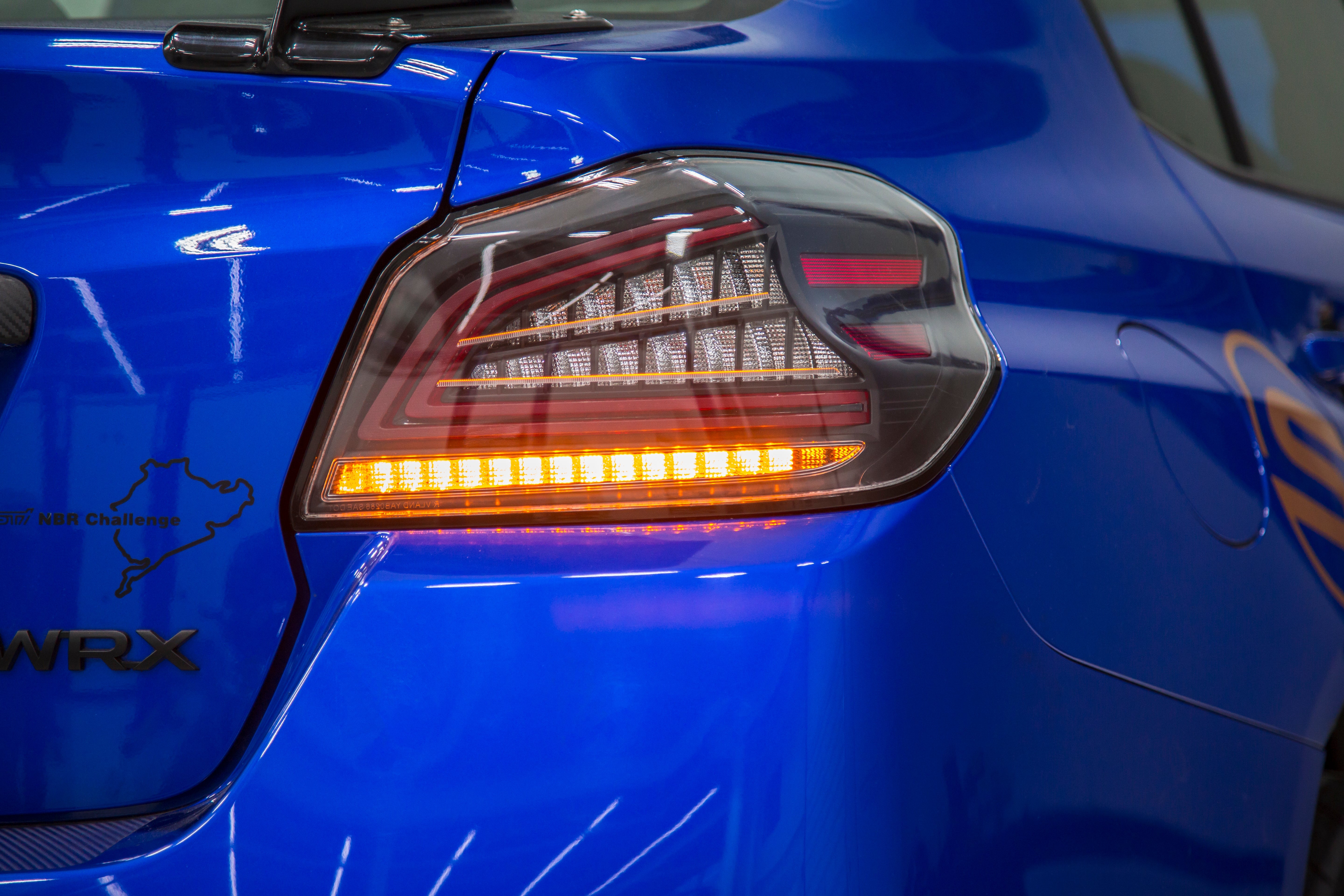 Luces traseras CR con especificaciones OLM (lente transparente, base negra) - Subaru WRX y STI 2015-2021