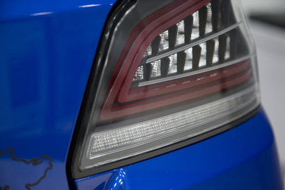 Luces traseras CR con especificaciones OLM (lente transparente, base negra) - Subaru WRX y STI 2015-2021