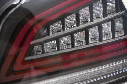 Luces traseras CR con especificaciones OLM (lente transparente, base negra) - Subaru WRX y STI 2015-2021