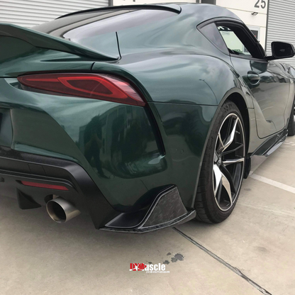 JDMuscle Tanso Carbon Fiber VS Style Canards - Toyota Supra 2020+ con parachoques de serie
