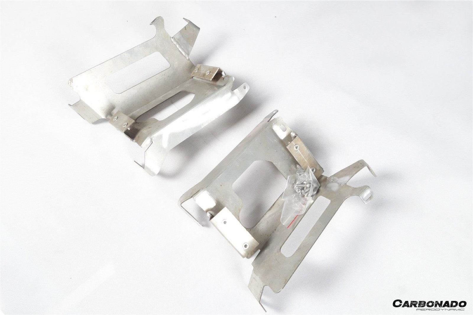 Carbonado Aero Pre - LP to LP Tail Light Conversion Mounting Bracket (OEM Style) | 2004–2008 Lamborghini Gallardo - 3
