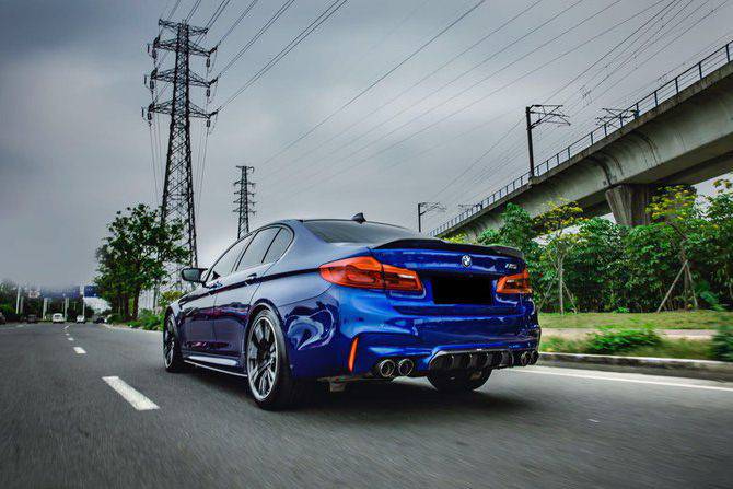 Carbonado 2018-2023 BMW F90 M5 MP Style Carbon Fiber Side Skirts