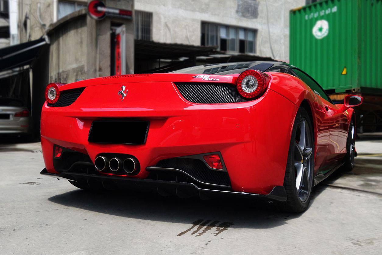 Carbonado 2010-2015 Ferrari 458 Coupe Spider AV Style Carbon Fiber Rear Lip Diffuser